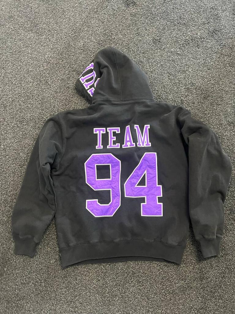 Supreme Team 94 Hoodie Zwart Paars, Ophalen of Verzenden, Gedragen, Maat 52/54 (L), Zwart