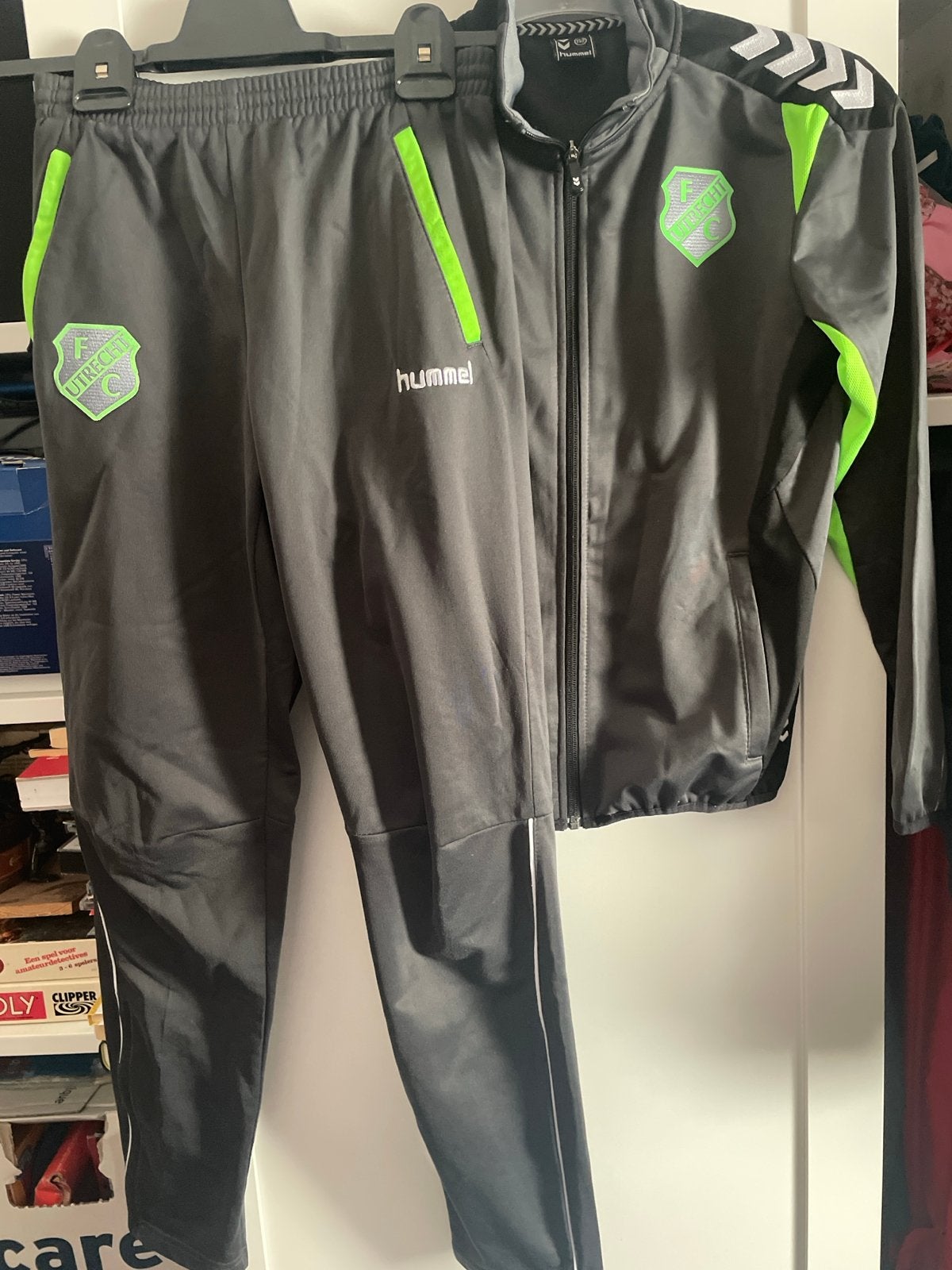 Hummel FC Utrecht Trainingspak maat 152 - Grijs/Neon Groen, Maat XS of kleiner, Ophalen of Verzenden, Gebruikt, Trainingspak