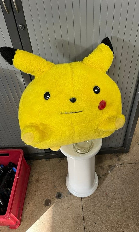 Grote Pikachu Knuffel, Gebruikt, Overige merken, Geel, Overige typen