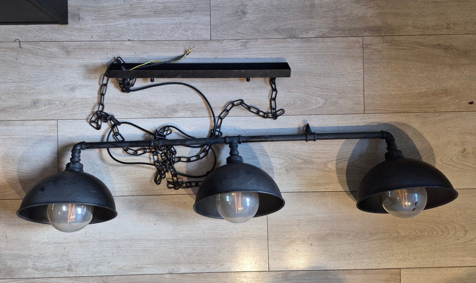 Industriële hanglamp met 3 kappen - Zwart metaal, Huis en Inrichting, Zo goed als nieuw, Metaal, Industrieel, E27 (groot)