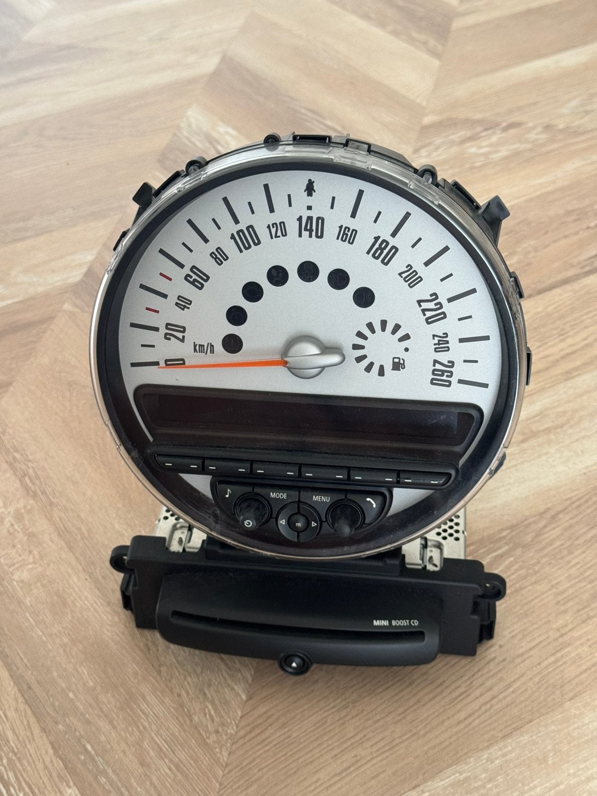 Origineel MINI R56 Centre Speedometer + Radio Boost CD 2012, Auto diversen, Autoradio's, Ophalen, Zo goed als nieuw