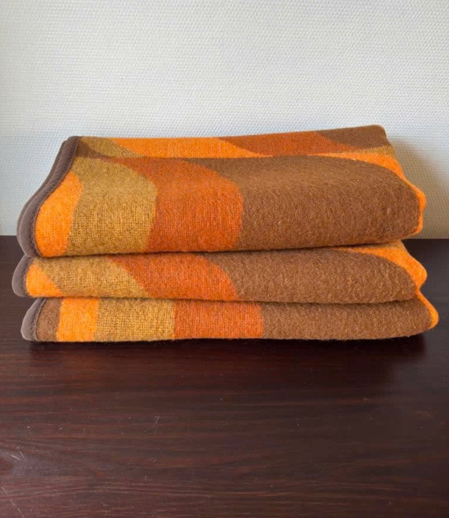 Retro Vintage Oranje Wollen Woondeken met 70s Patroon, Verzamelen, Retro, Ophalen of Verzenden, Huis en Inrichting