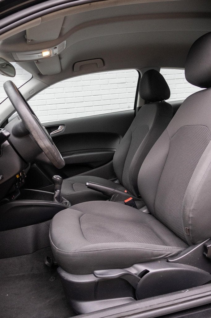 Audi A1 1.2 TFSI Attraction Pro Line Business| Bluetooth|Mul, Auto's, Voorwielaandrijving, 4 cilinders, Met garantie (alle), 4 stoelen