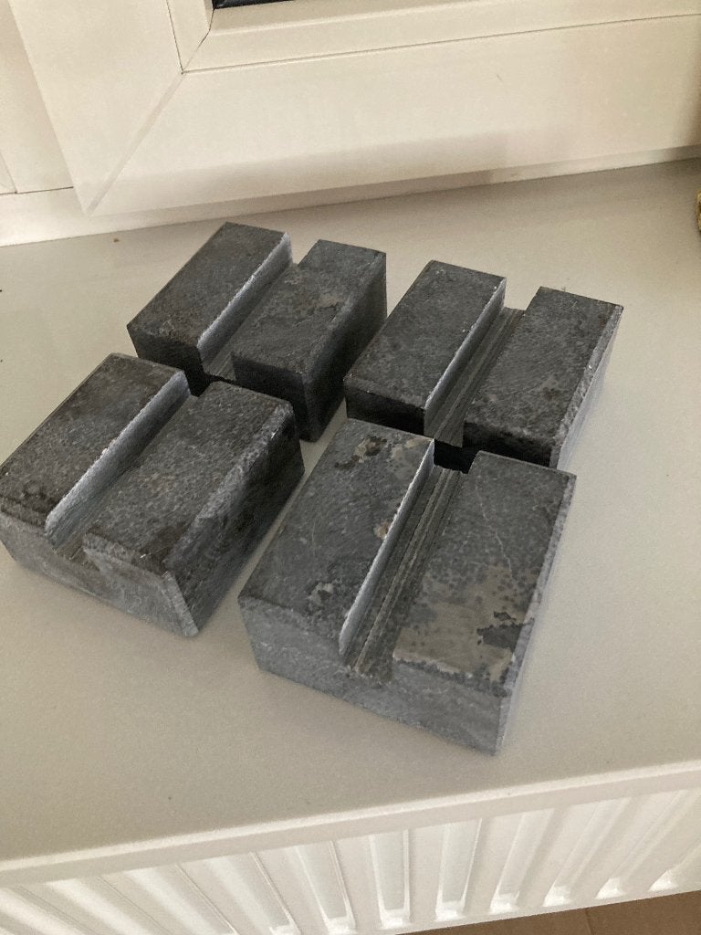 Hardstenen blokken met groef, Huis en Inrichting, Woonaccessoires | Vazen, Ophalen, Natuurlijk materiaal, Zo goed als nieuw, Grijs