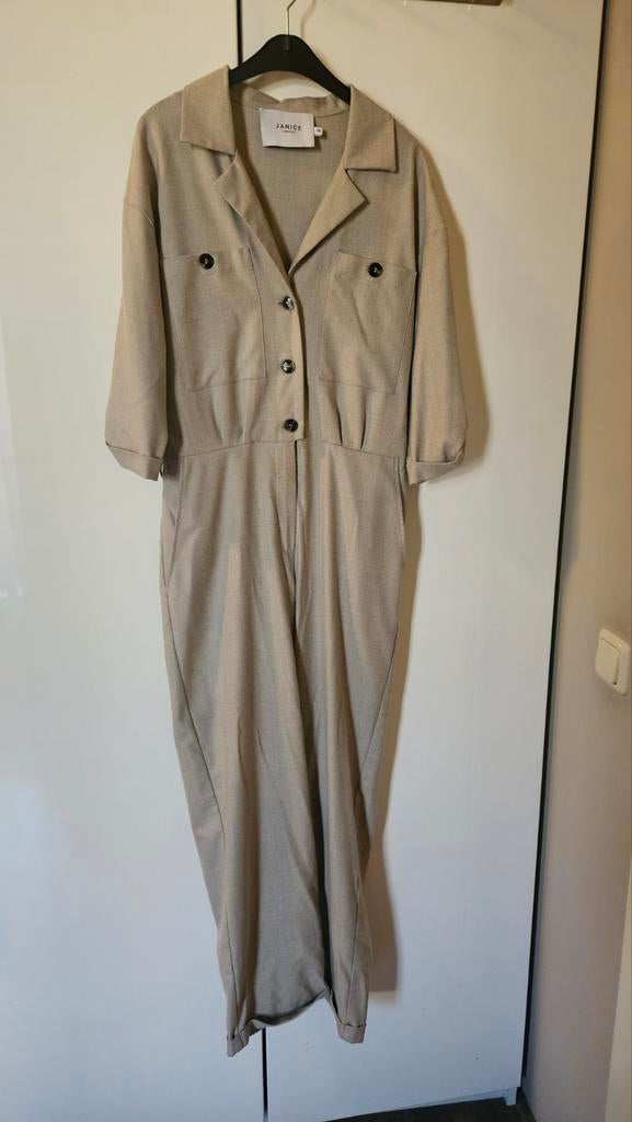 Janice Jumpsuit grijs/ beige - Goede Kwaliteit. Maat 36, Janice, Beige, Ophalen of Verzenden, Zo goed als nieuw