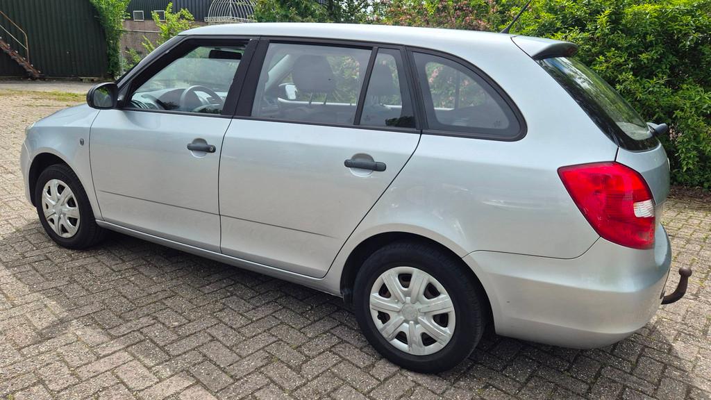 Skoda Fabia Combi 1.2 Go NIEUWE APK NETTE STAAT, Auto's, Skoda, Voorwielaandrijving, Euro 5, 450 kg, Metallic lak