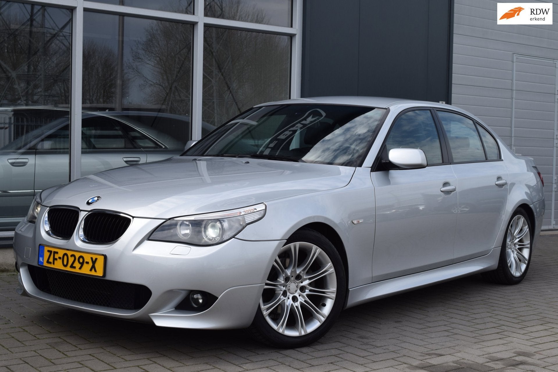 BMW 5-serie 525i Executive | M-Pakket | LPG | Xenon | ½ Led, Automaat, Achterwielaandrijving, Gebruikt, Zwart