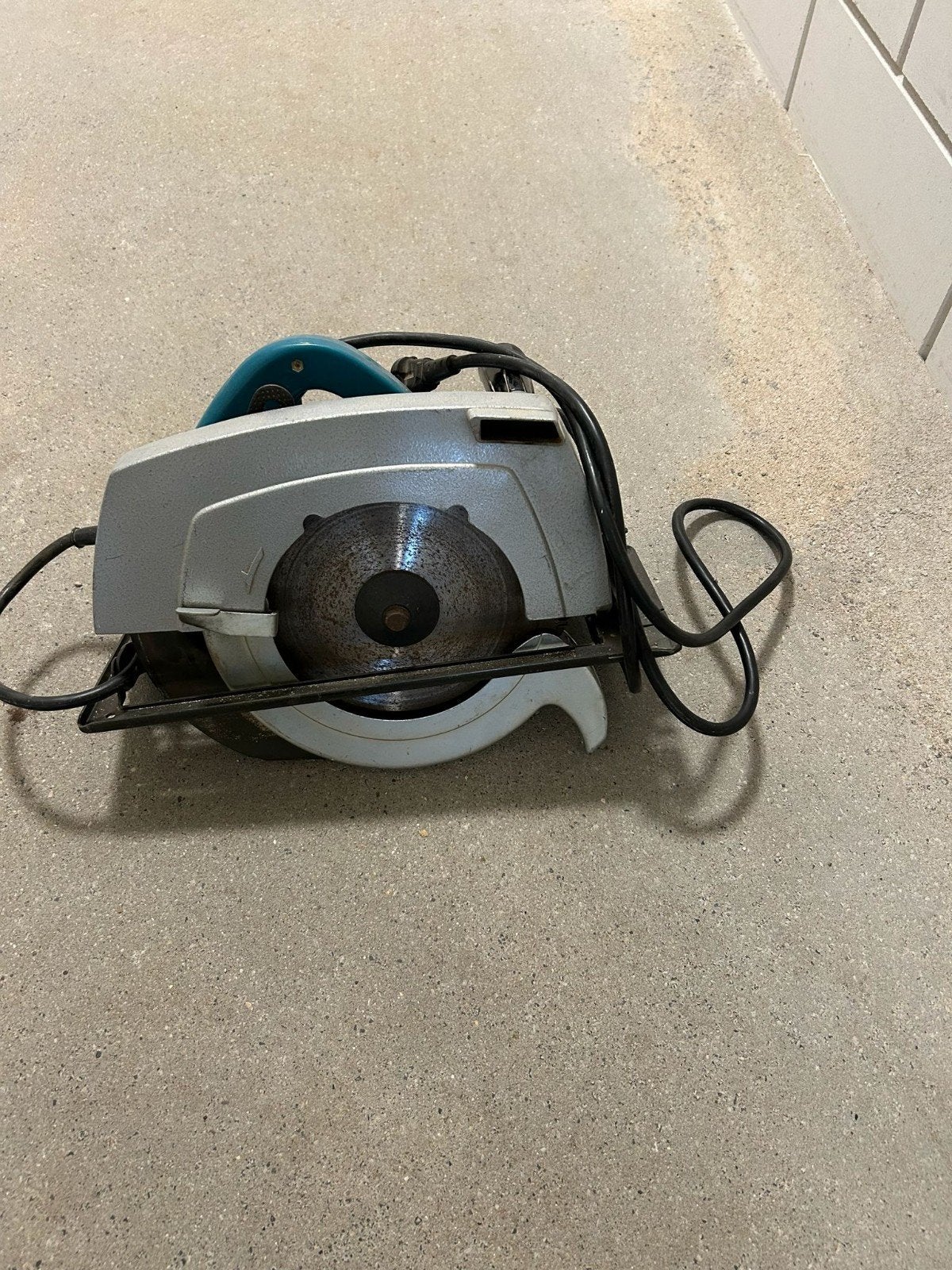 Makita Cirkelzaag 5600NB - Gebruikt, Ophalen, Gebruikt, Cirkelzaag, 600 tot 1200 watt