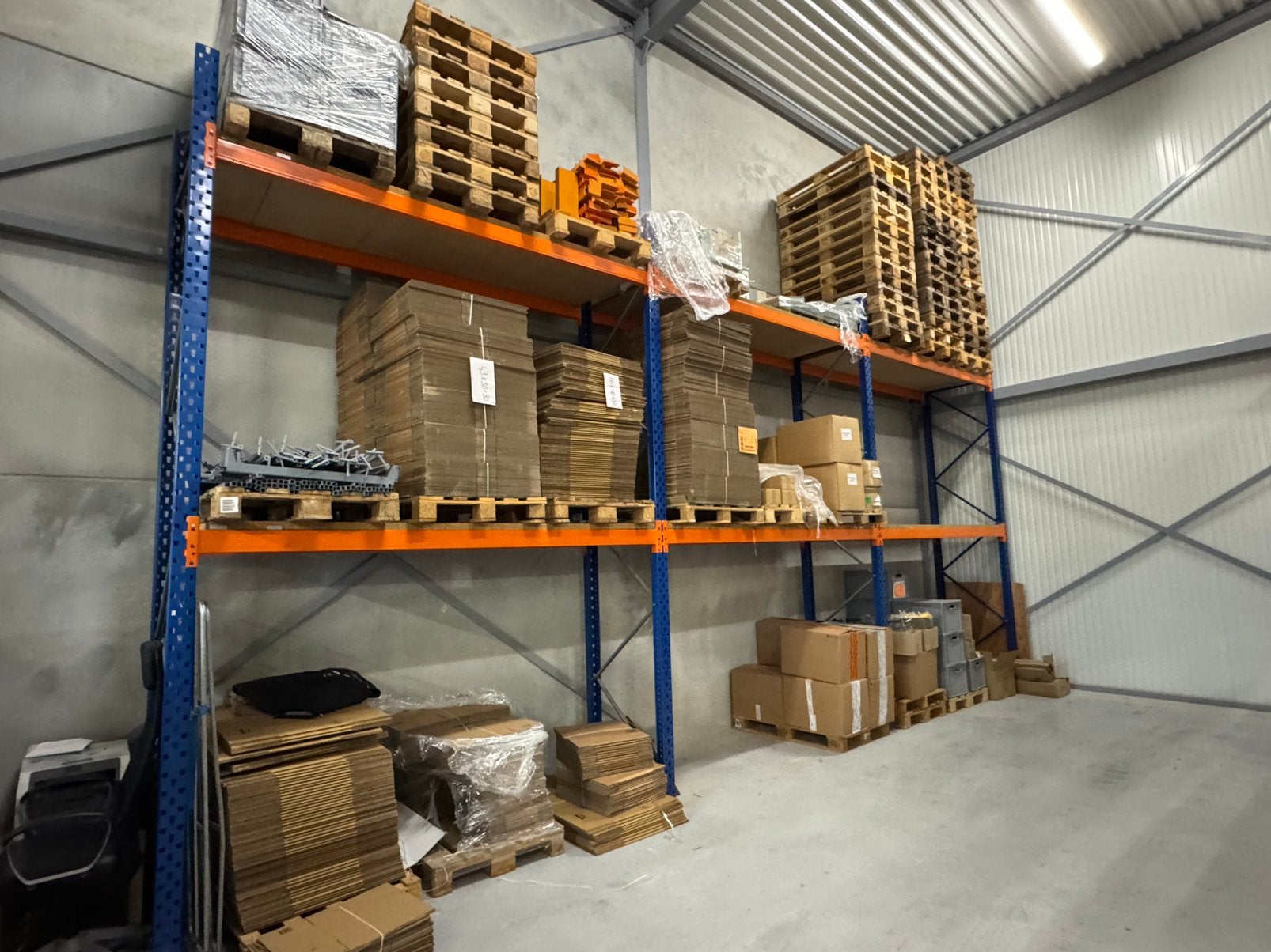 8 secties palletstelling, Zakelijke goederen, Ophalen