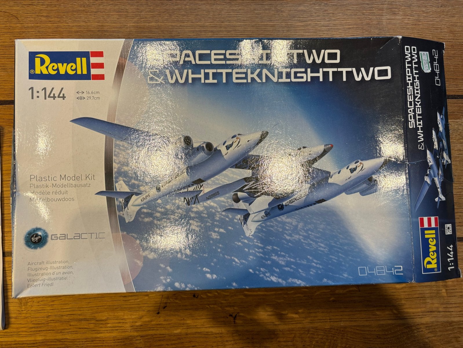 Revell SpaceShipTwo en Apache AH-64A, Ophalen of Verzenden, Nieuw, 1:72 tot 1:144, Revell
