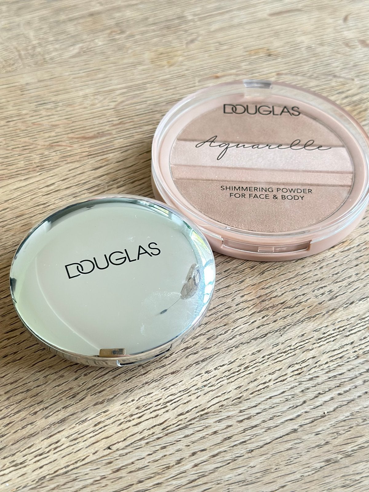 Douglas Aquarell Shimmering Powder & Blurring Powder, Gebruikt, Overige kleuren, Gehele gezicht, Ophalen of Verzenden