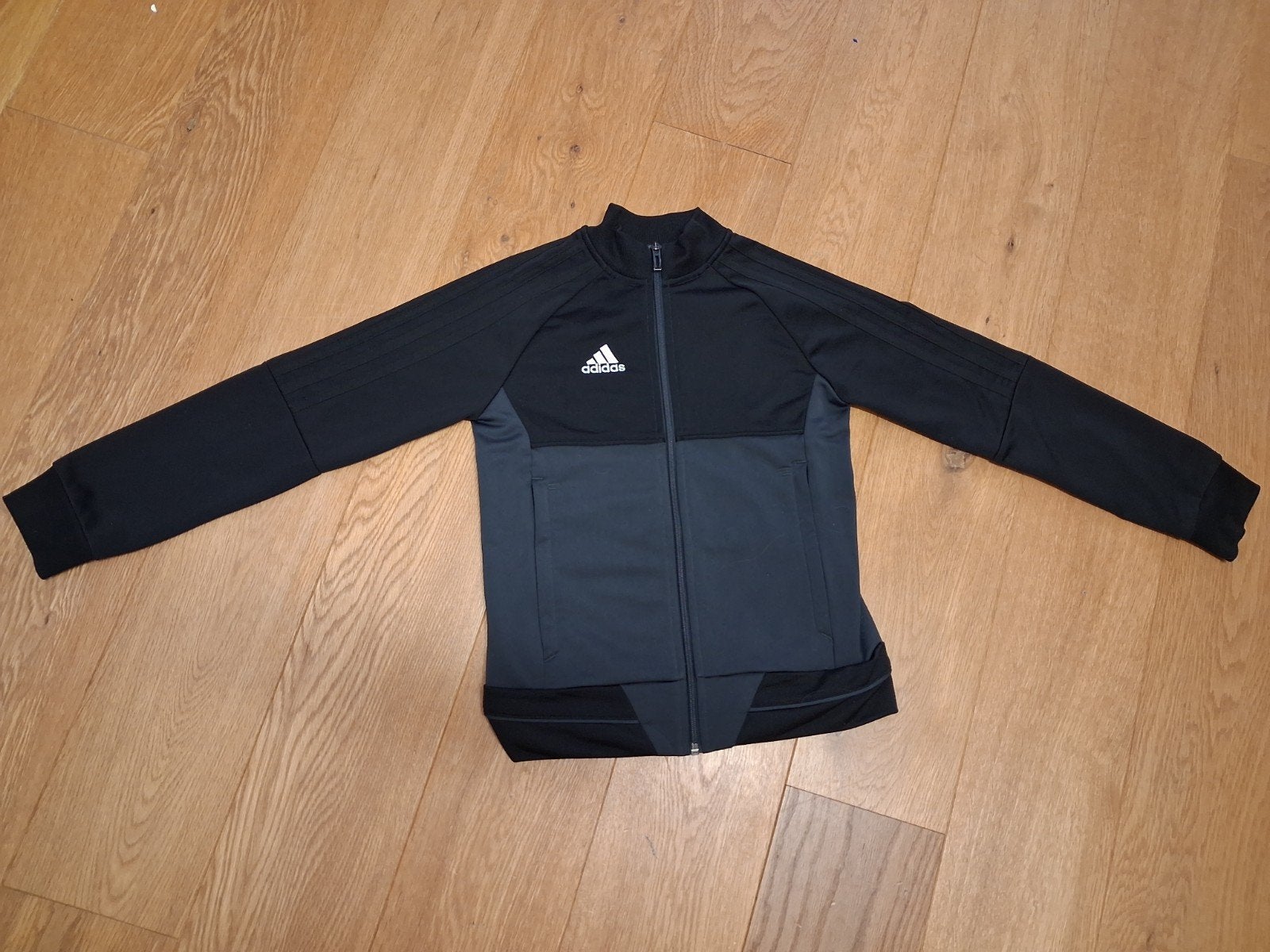 Sportvest Adidas maat 128, Adidas, Gebruikt, Jongen of Meisje, Sport- of Zwemkleding