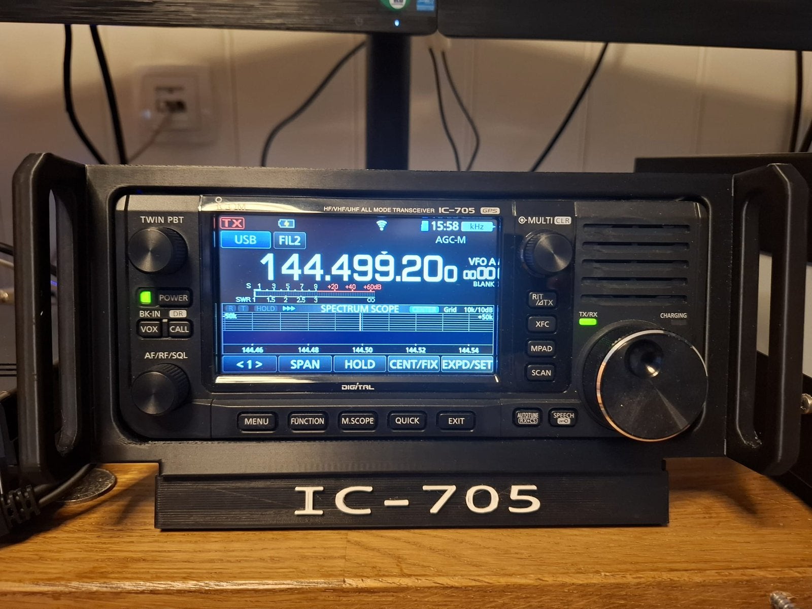 ICOM IC-705 compleet met toebehoren en ATU-100 EXT tuner., Ophalen, Zo goed als nieuw, Zender en Ontvanger