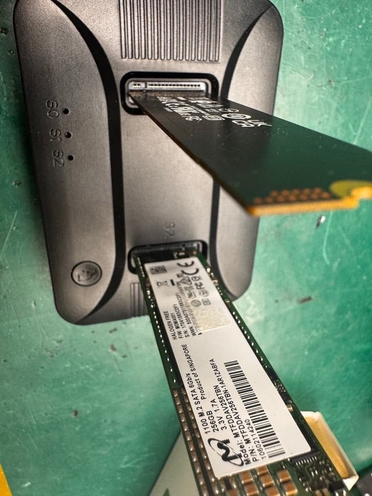 SSD Docking station, Ophalen of Verzenden, Zo goed als nieuw, Laptop, USB