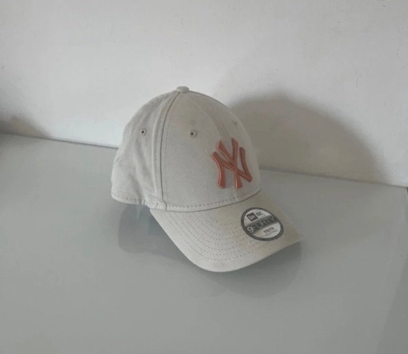 New Era 9FORTY Youth NY Yankees Cap - Beige/Oranje, Ophalen of Verzenden, Zo goed als nieuw, One size fits all, Pet