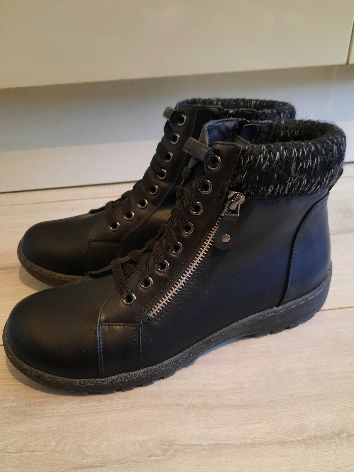 Blue Box lage gevoerde veterboots zwart NIEUW maat 40, Zwart, Lage of Enkellaarzen, Nieuw, Ophalen of Verzenden