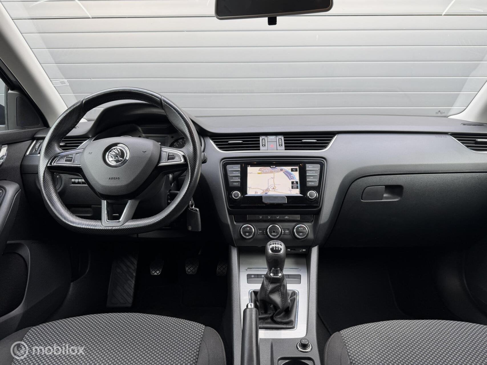 Skoda Octavia Combi 1.4 TSI 150 PK! Greentech Style TOPSTAAT, Voorwielaandrijving, Gebruikt, 4 cilinders, Parkeersensor