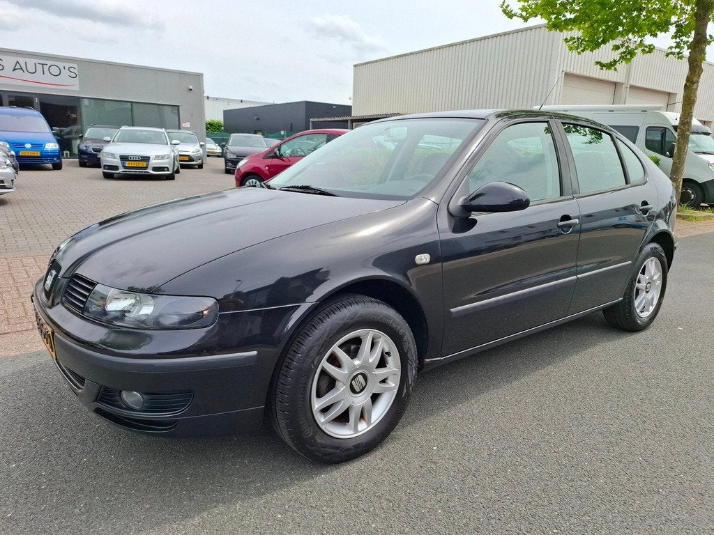 Seat Leon 1.6-16V Stella AIRCO/CRUISE/TREKHAAK!, Auto's, Seat, Voorwielaandrijving, Stof, Gebruikt, Zwart