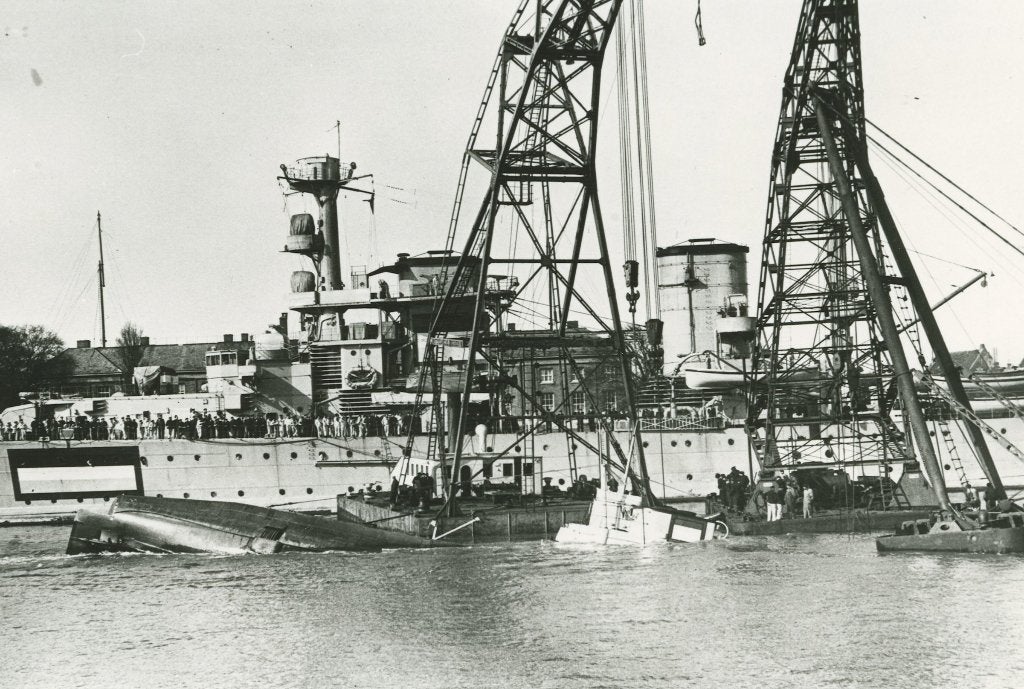 den helder , onderzeeboot, Verzamelen, Foto's en Prenten, Ophalen of Verzenden, 1940 tot 1960, Zo goed als nieuw, Foto