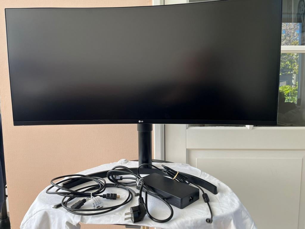 LG 35WN75c-b monitor, Ophalen, In hoogte verstelbaar, Zo goed als nieuw, USB-C