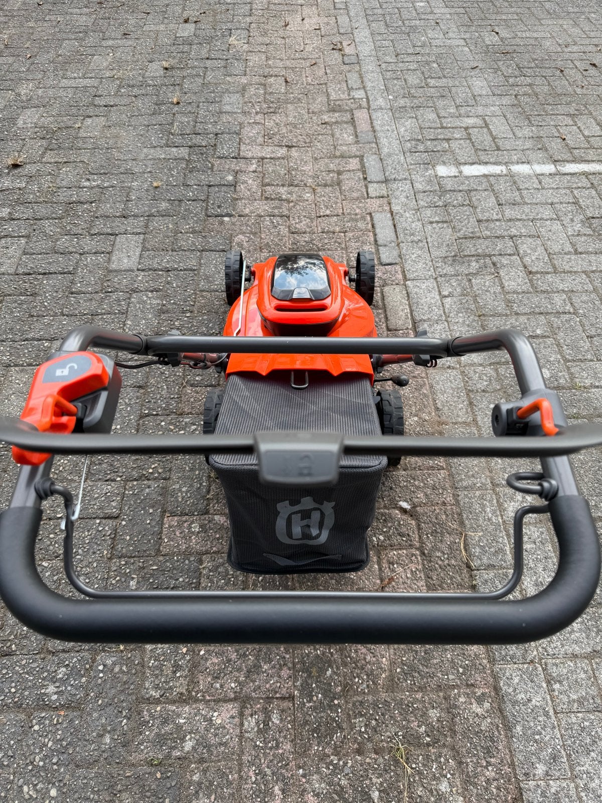 Husqvarna LC 142iS Accu Grasmaaier, Ophalen, Cirkelmaaier, Accu-grasmaaier, Nieuw