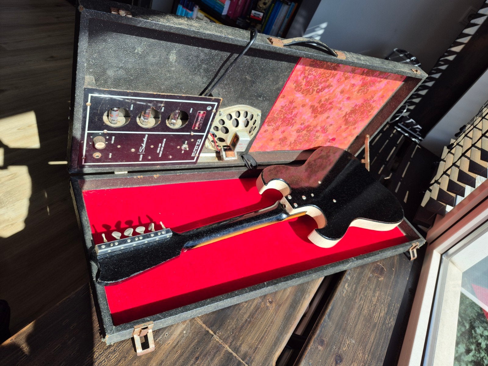 Foto 15 van Gitaar collectie vintage/high end. Gibson Harmony Burns etc