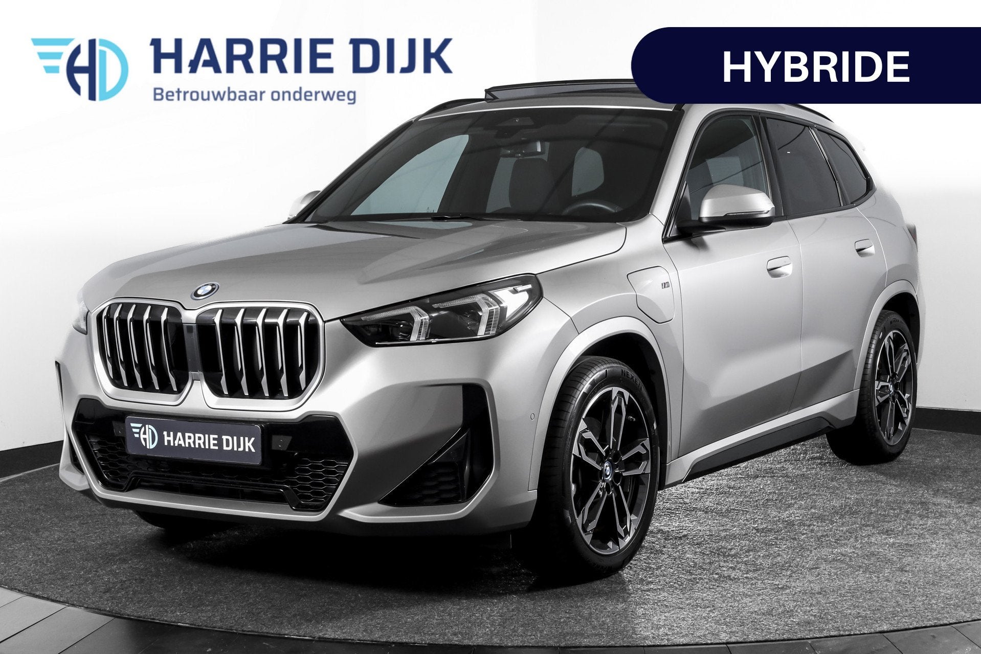 BMW X1 xDrive25e 245 PK M-Sport | Premium Pack | S/K-Panodak, Auto's, 12 maanden, Stof, Gebruikt, Euro 6