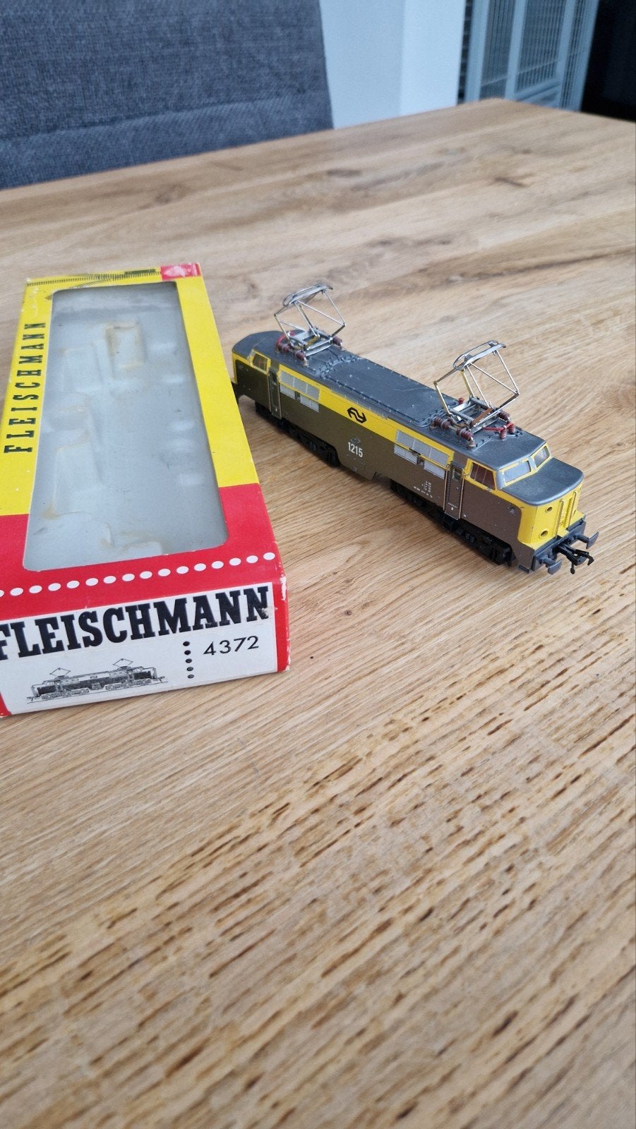 Fleischmann NS Locomotief 1215, Hobby en Vrije tijd, Gebruikt, Fleischmann, Analoog, Ophalen of Verzenden