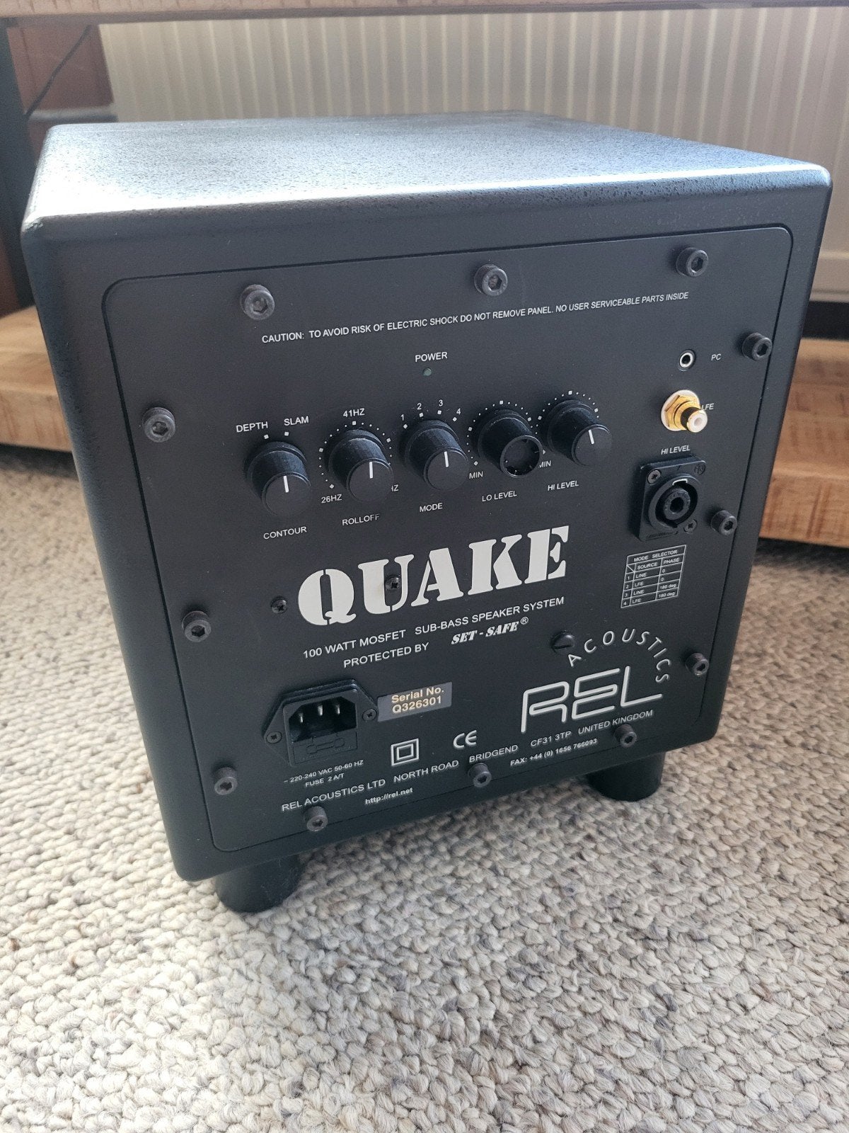 REL Quake Subwoofer 100W MOSFET - Compacte en Krachtige Bas, Overige merken, Gebruikt, Inclusief kabels, Ophalen of Verzenden