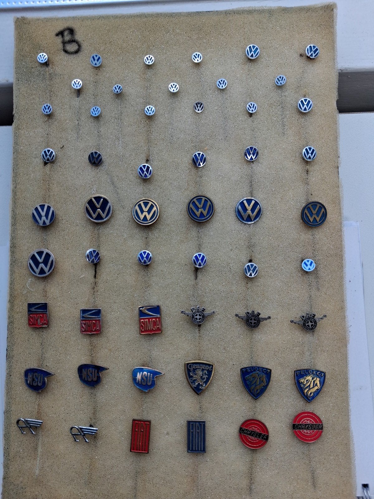 Speldjes verzameling VW, Simca, Daf, Peugeot, Austin, Fiat ., Ophalen of Verzenden, Staal