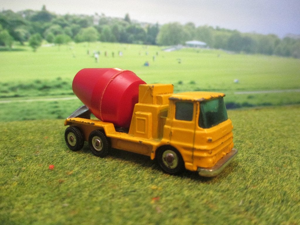 +/- 1:100 ERF 66GX Cementmixer Husky Models 2e wieltype, Ophalen of Verzenden, Gebruikt, Auto