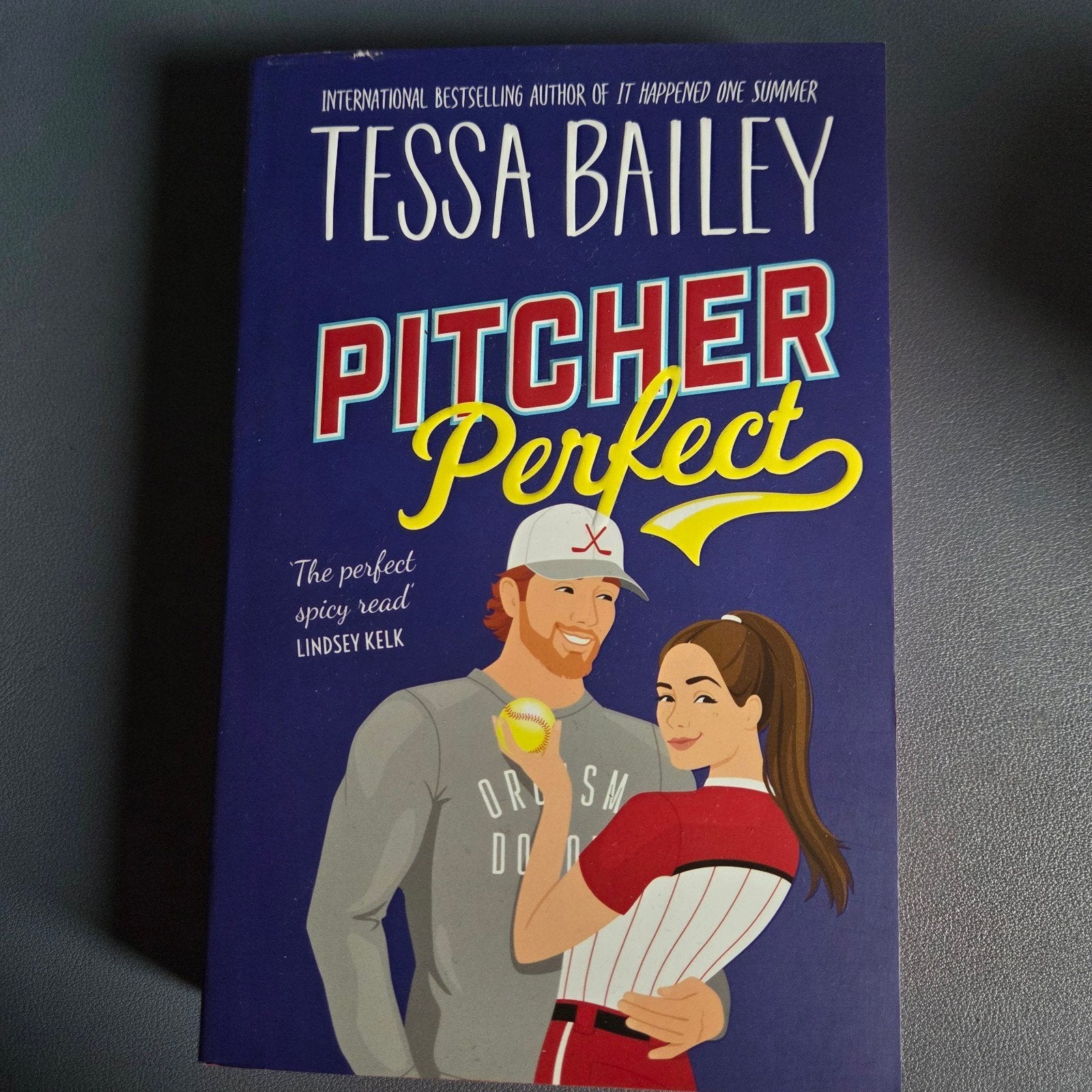 Tessa Bailey - Pitcher Perfect (Engels), Ophalen of Verzenden, Zo goed als nieuw, Tessa Bailey