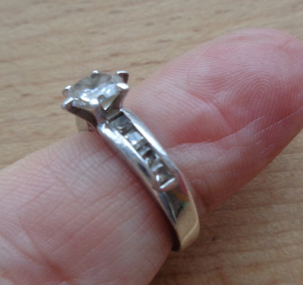zilveren ring met steentjes [190], Verzenden, Zo goed als nieuw, 17 tot 18, Dame