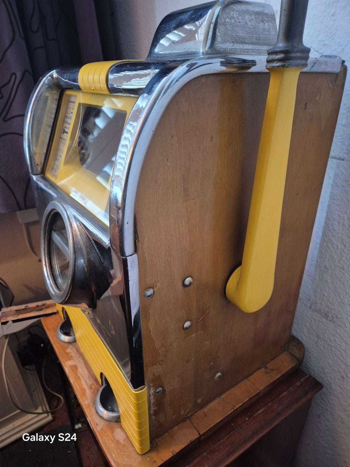Caille Cadet slotmachine 1930, Verzamelen, Overige munten, Ophalen, Gebruikt, Met sleutels