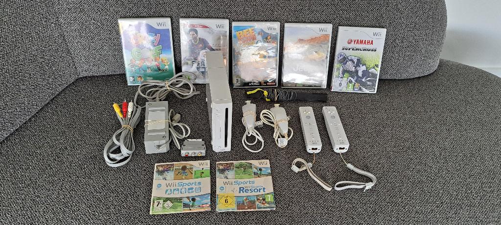 Wii compleet met 2 controllers en games., Ophalen of Verzenden, Zo goed als nieuw, Met 2 controllers, Met games