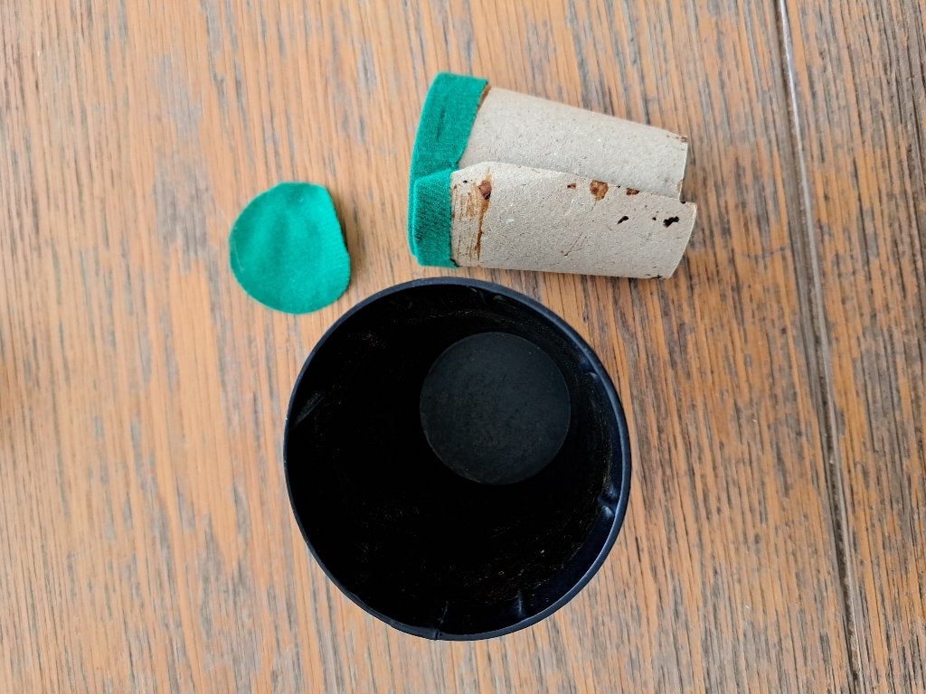 dobbel beker zonder stof spelletjes mag voor laag, Ophalen of Verzenden, Gebruikt