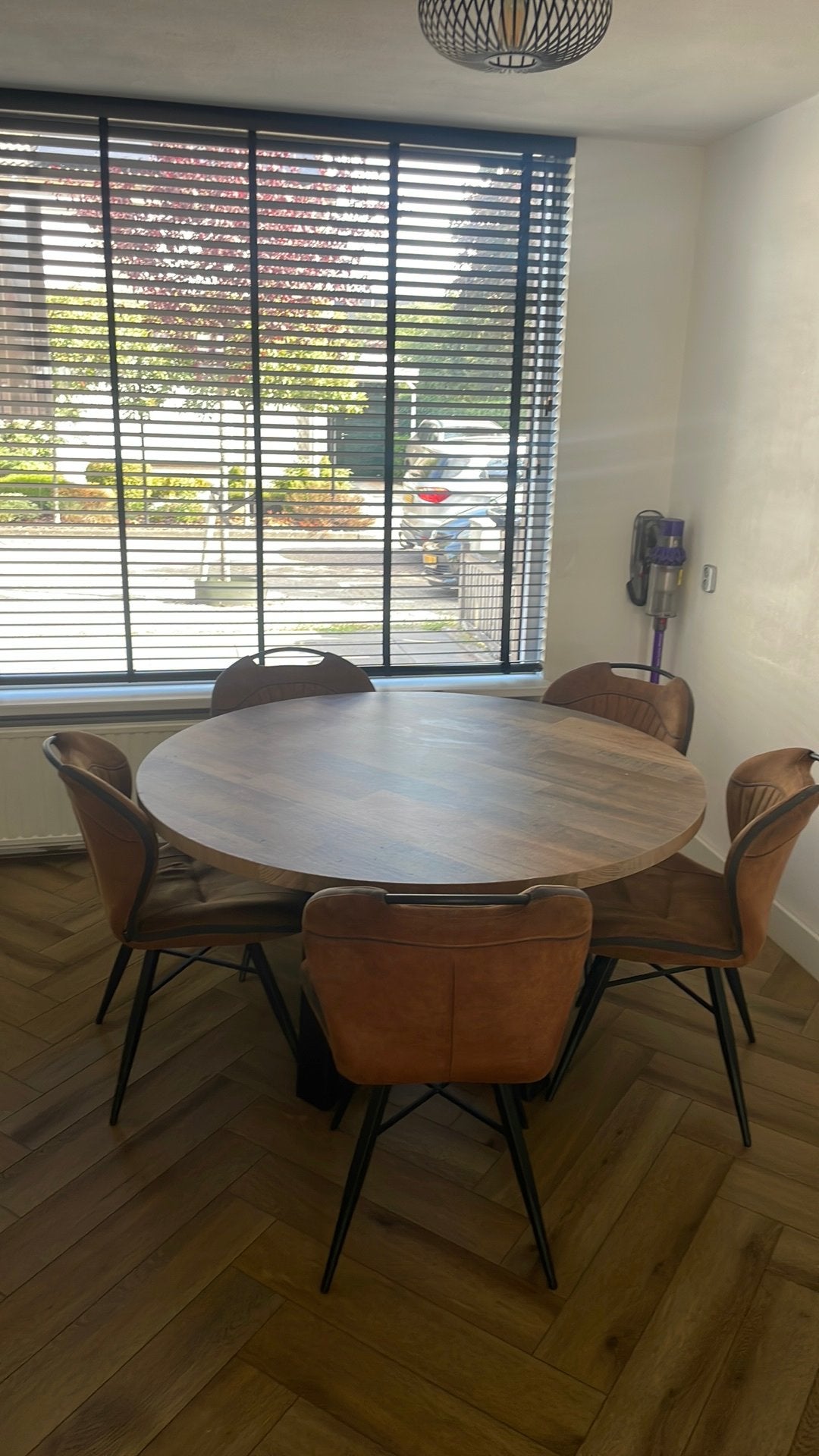 Eettafel en 5 eetstoelen te koop, Ophalen, Zo goed als nieuw, Rond, 100 tot 150 cm