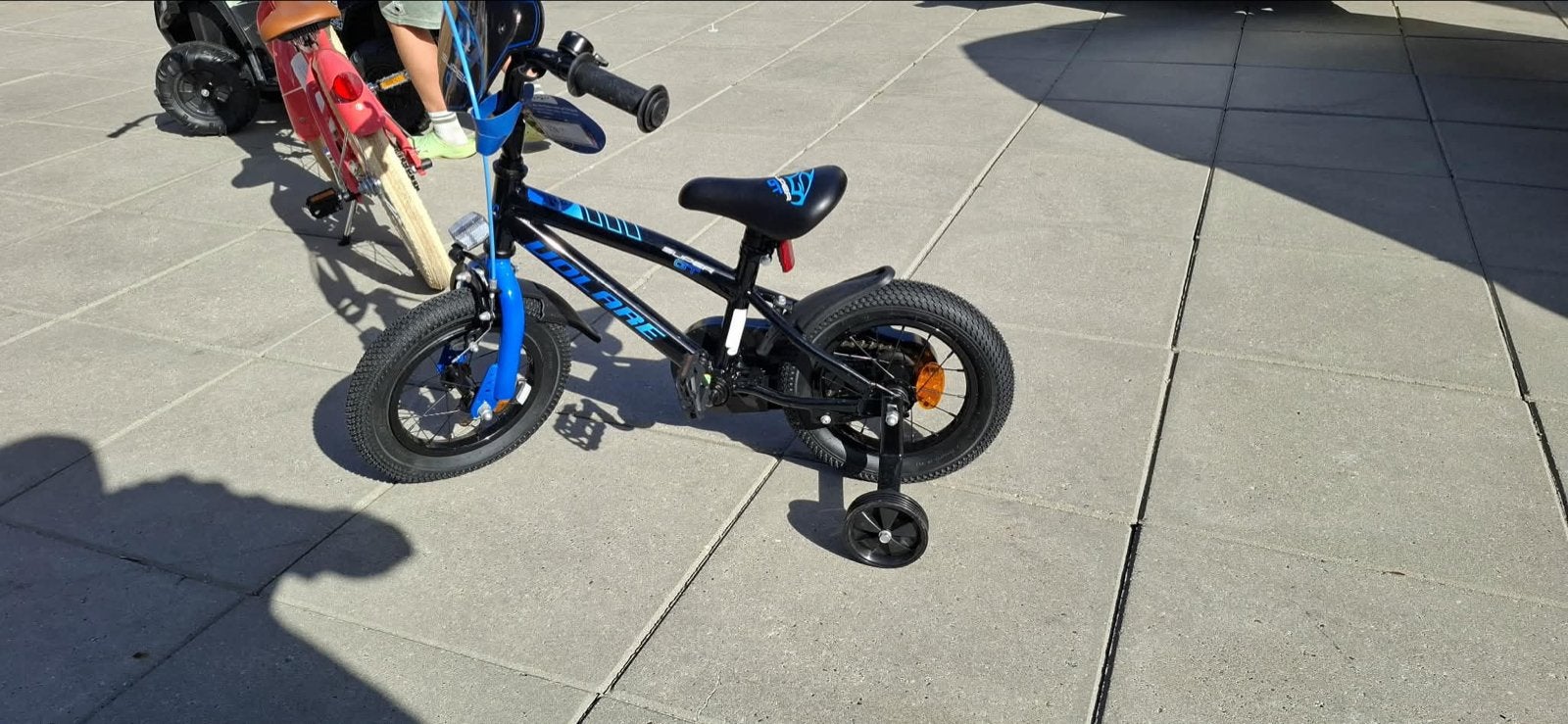 Kinderfiets 12 inch - Zwart/Blauw met zijwieltjes, Fietsen en Brommers, Fietsen | Kinderfietsjes, Ophalen, Nieuw, Minder dan 16 inch