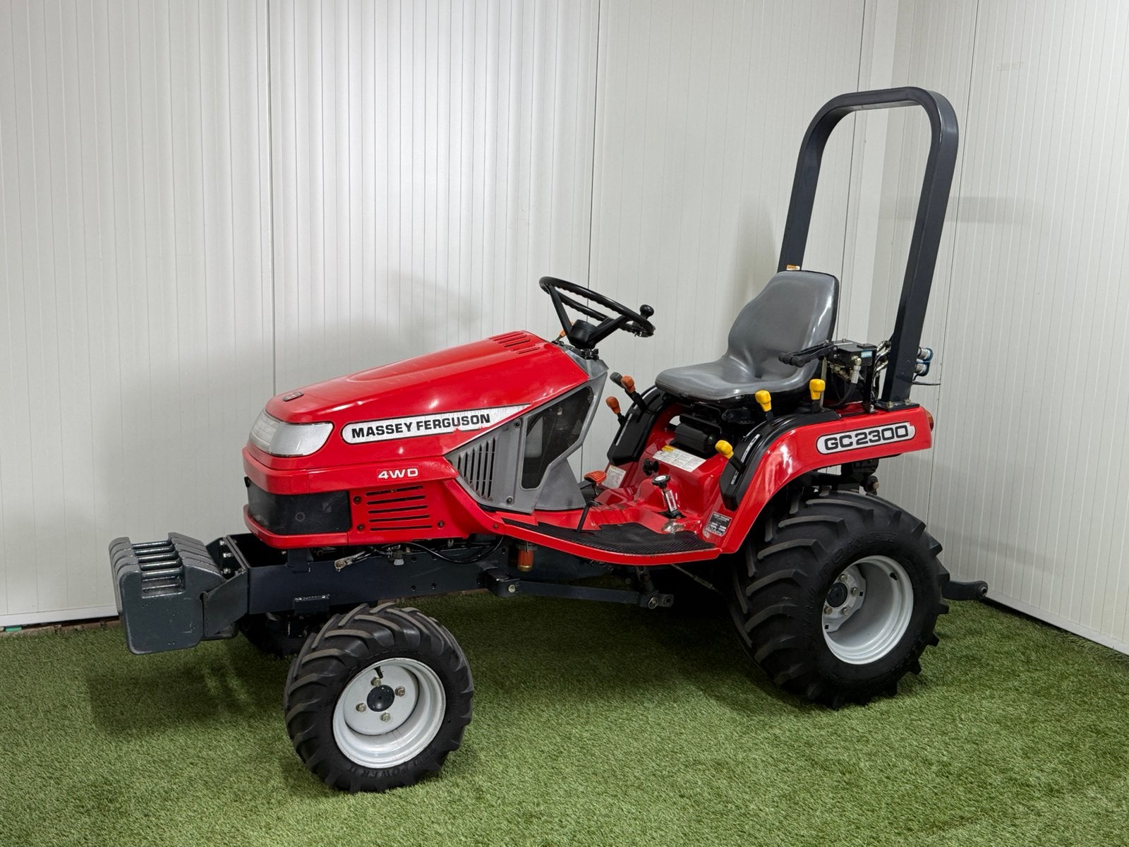 Massey Ferguson GC2300 4wd hydrostaat mini trekker tractor, Zakelijke goederen, Agrarisch | Tractoren, Ophalen, Gebruikt, Tot 2500