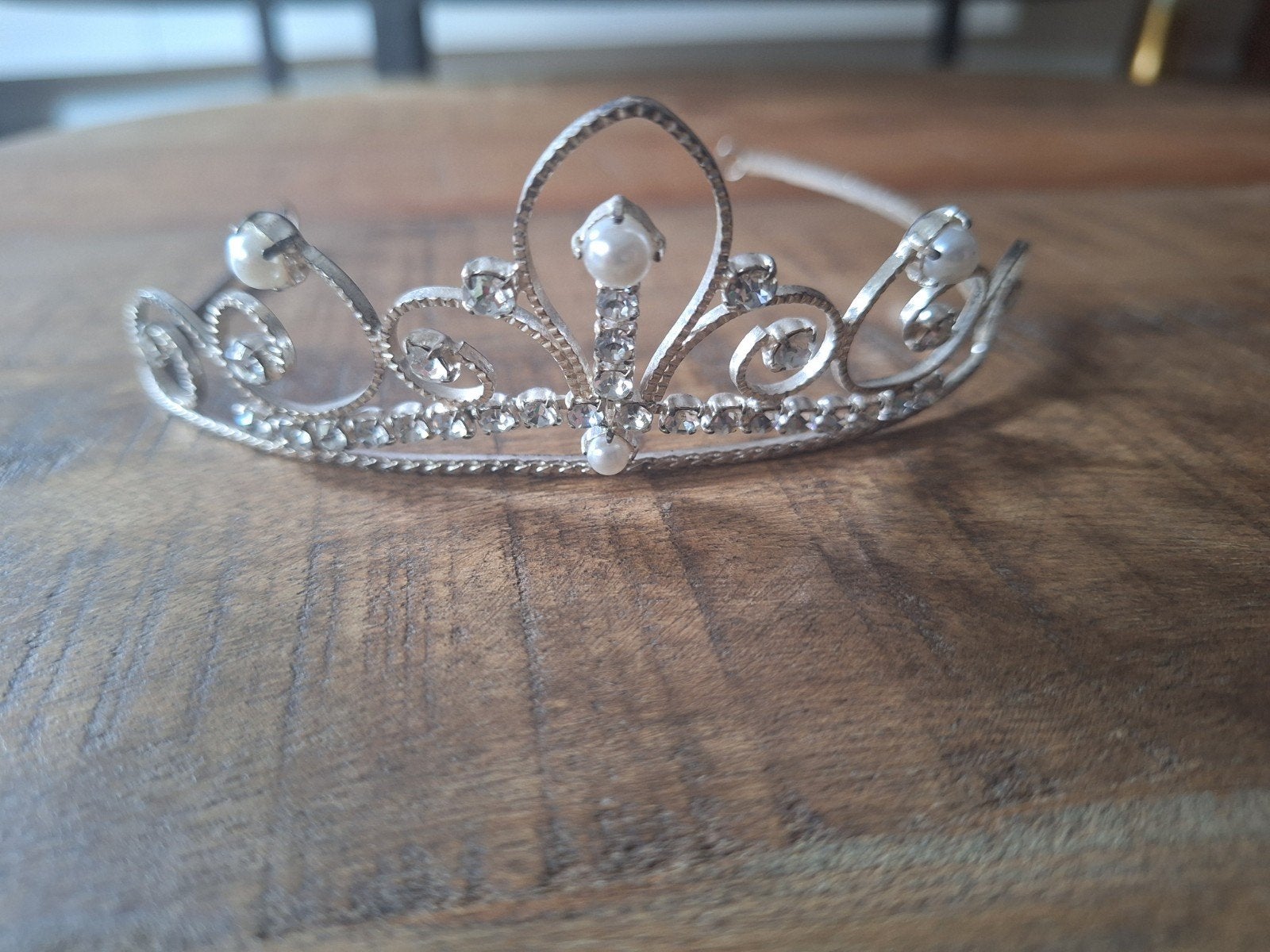 Vintage knotdiadeem voor bruid met strass en pareltjes., Kleding | Dames, Trouwkleding en Trouwaccessoires, Ophalen of Verzenden