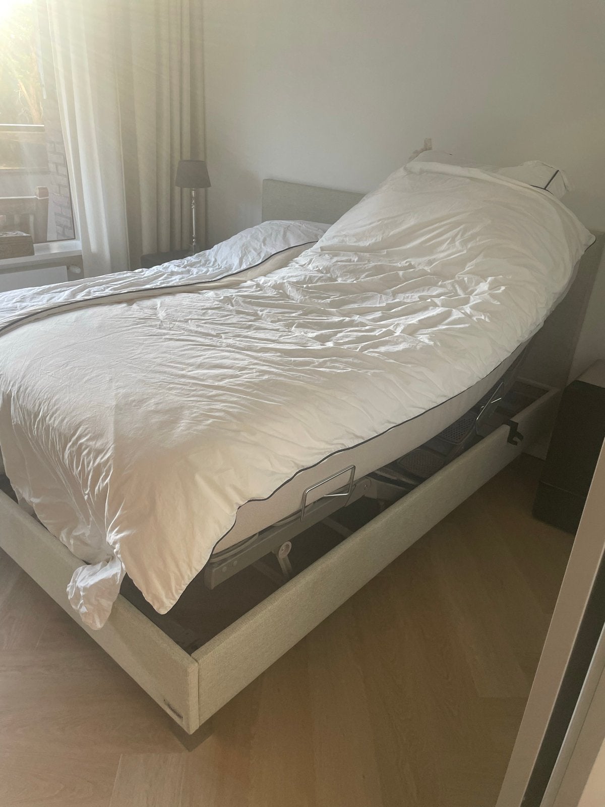Elektrisch 2-persoonsbed Tempur met Auping matrassen, Huis en Inrichting, Slaapkamer | Bedden, Ophalen, Beige, Tweepersoons, 180 cm