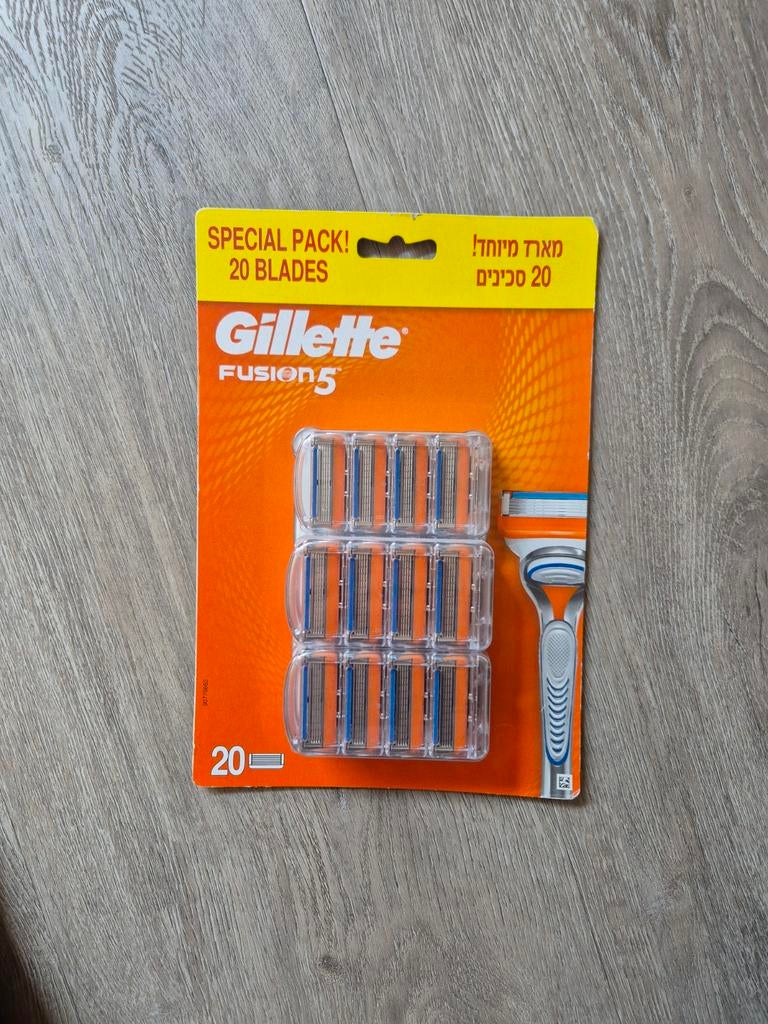 Nieuw pak met 20 originele Gillette Fusion 5 scheermesjes, Ophalen of Verzenden, Nieuw, Overige typen