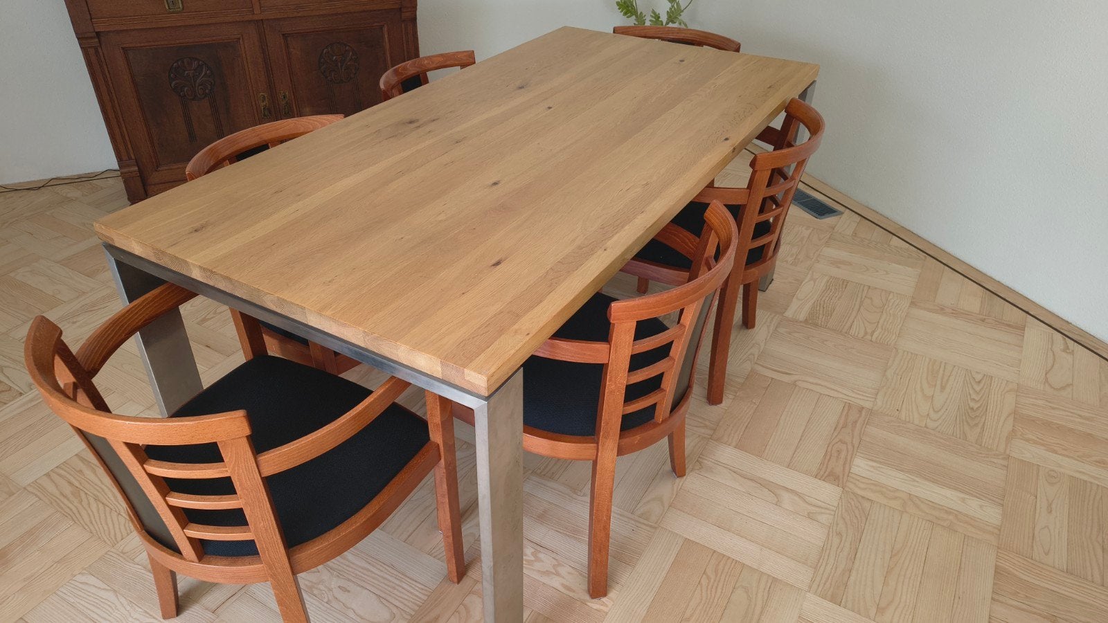 Eikenhouten eettafel met metalen onderstel, Ophalen, Gebruikt, 50 tot 100 cm, Vijf personen of meer