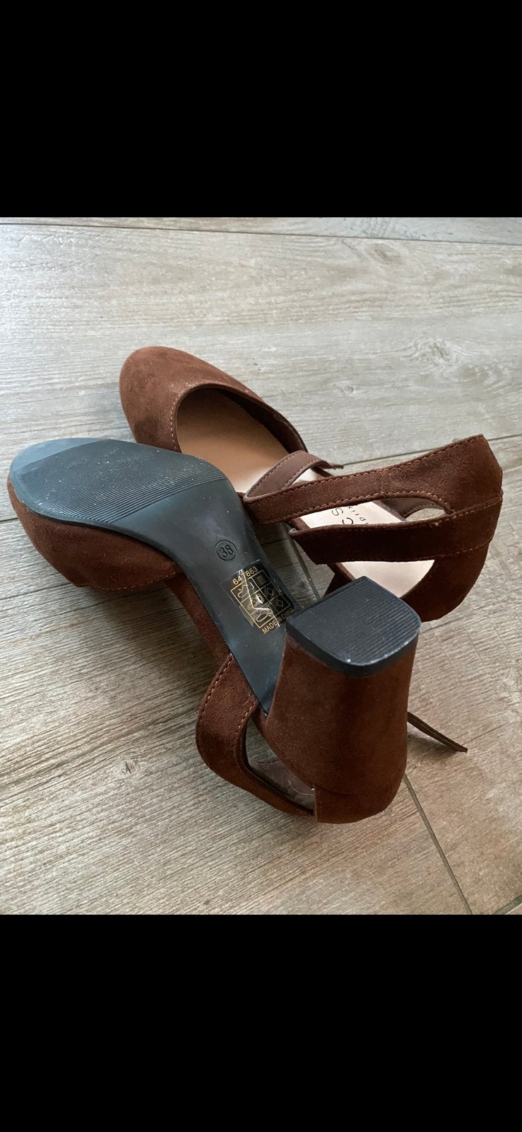 Bruine suede pumps, Ophalen of Verzenden, Zo goed als nieuw, Bruin