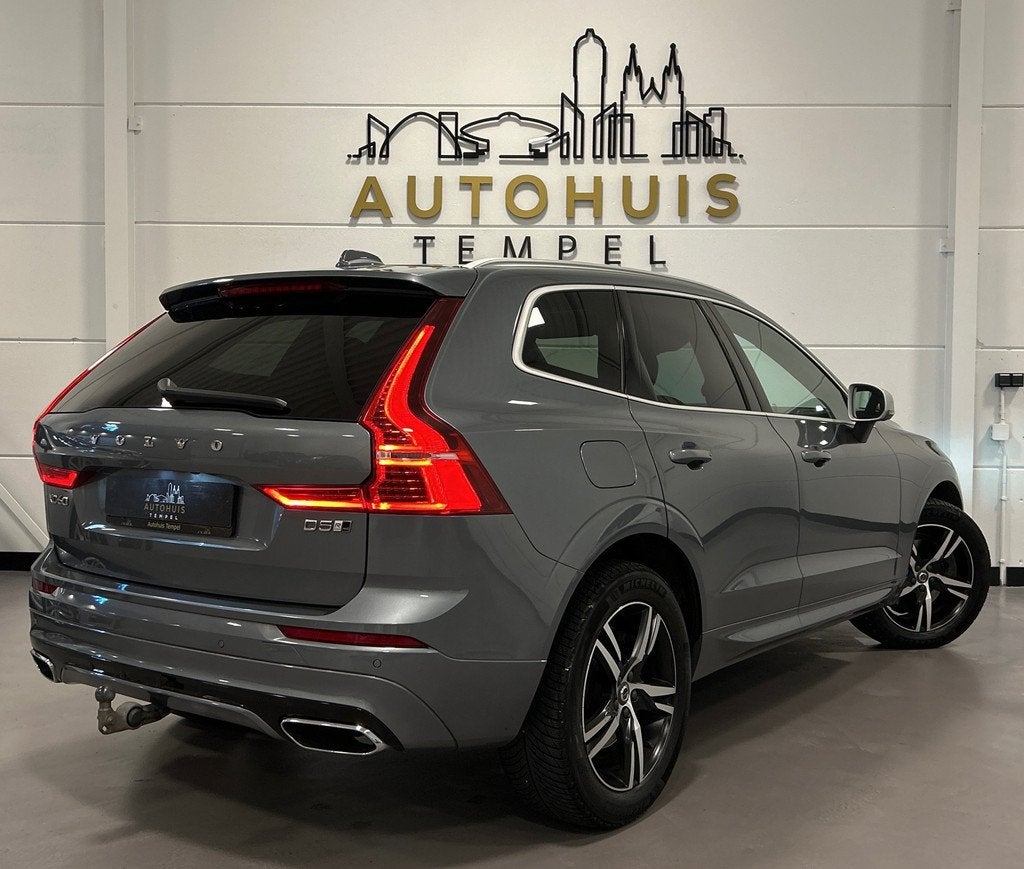 Volvo XC60 2.0 D5 AWD R-Design Automaat HUD Pano Trekhaak Cl, Auto's, Automaat, Gebruikt, 4 cilinders, 1969 cc
