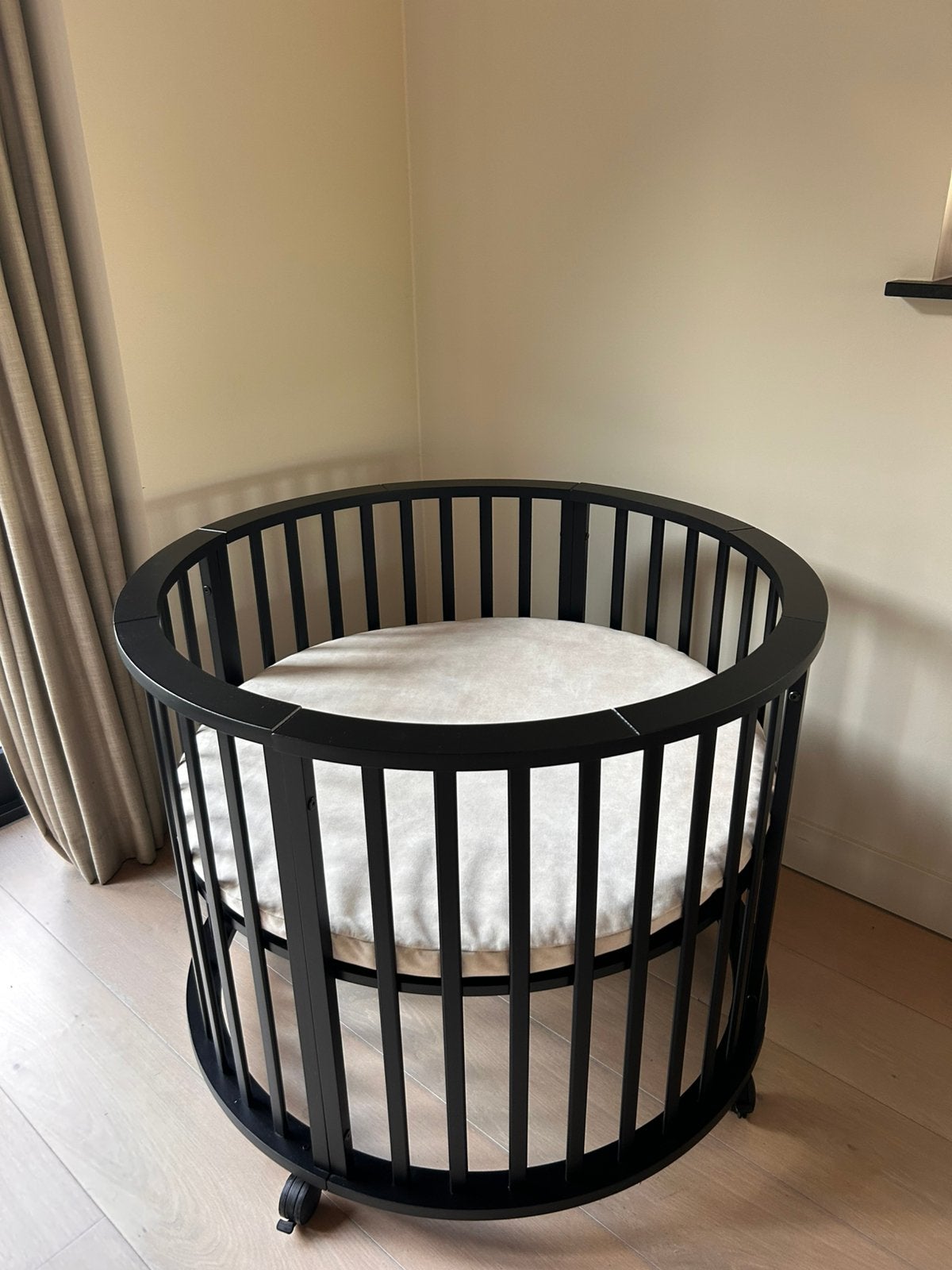 Box van Europe baby NIEUW. Incl extra boxdeel en matras!, Ophalen, Zo goed als nieuw, Rond