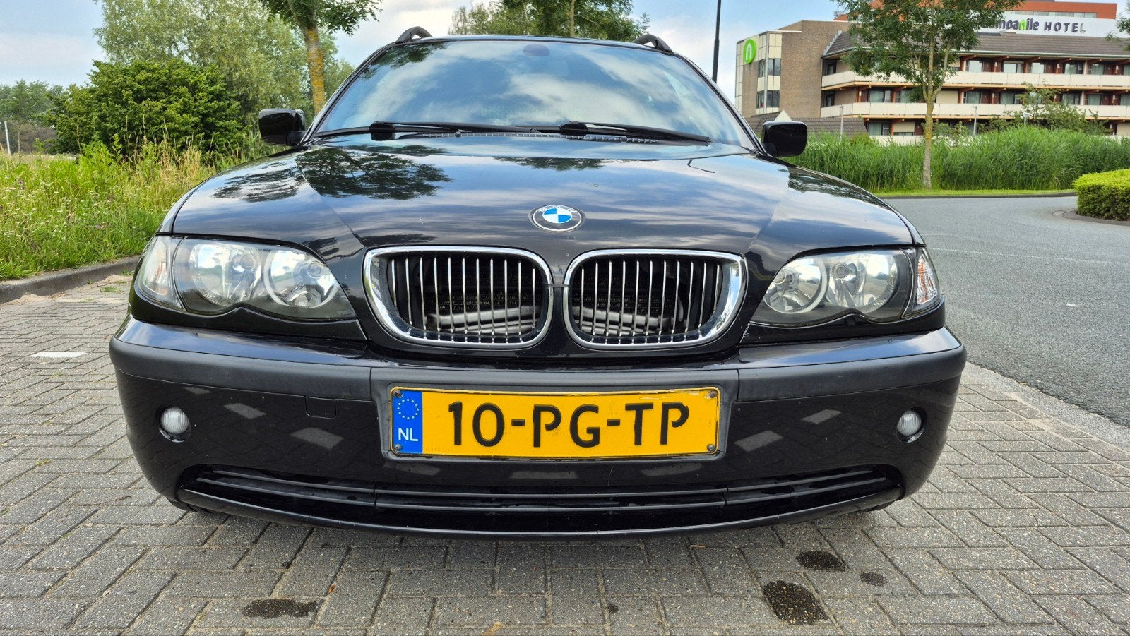 BMW E46 3se 2.0 I 318i Touring 2004 Zwart Metallic (999 eur), Auto's, BMW, 13 km/l, Achterwielaandrijving, Zwart, Handgeschakeld