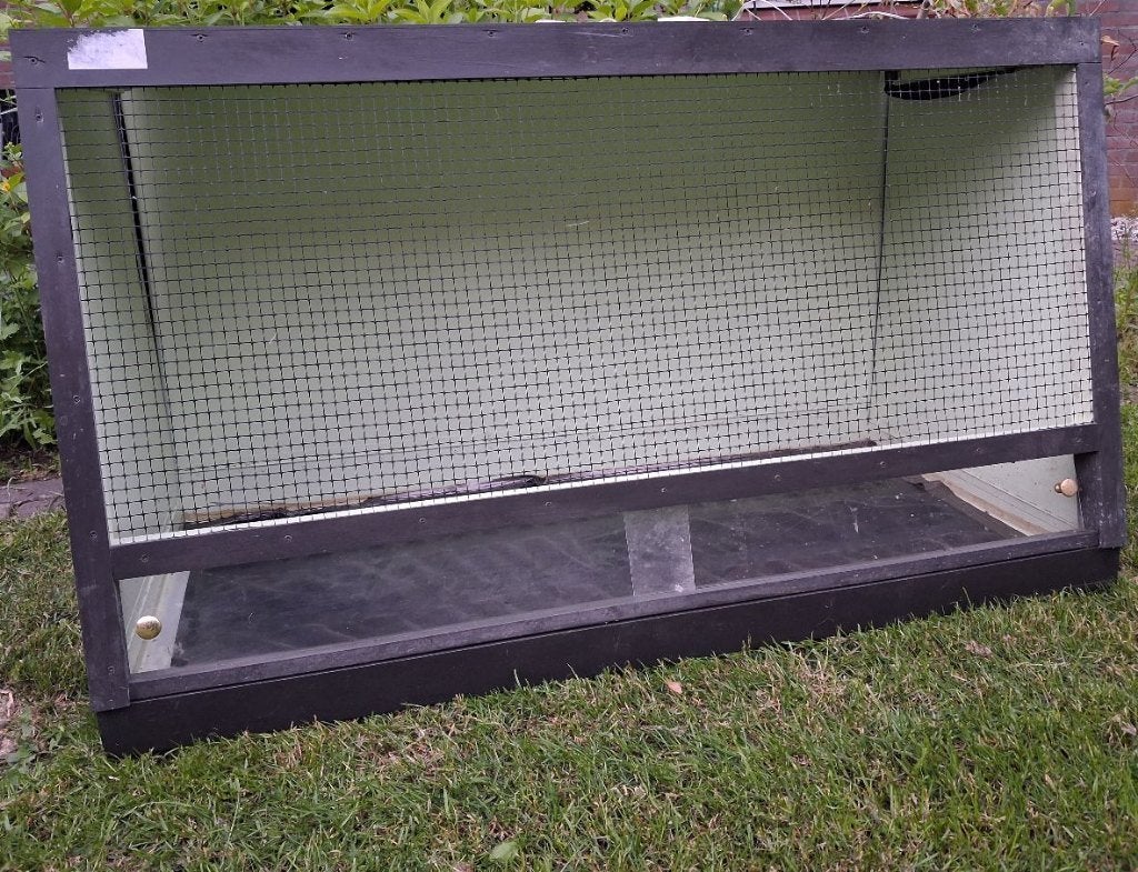 Vogelkooi met ledverlichting, Ophalen, Zo goed als nieuw, Hout, Vogelkooi