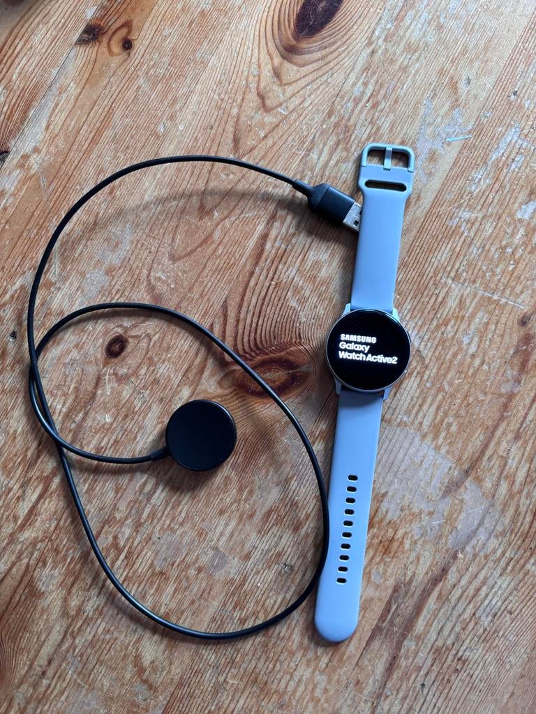 Samsung Galaxy Watch Active 2 - Lichtblauw met oplader, Afstand, Blauw, Ophalen of Verzenden, Zo goed als nieuw