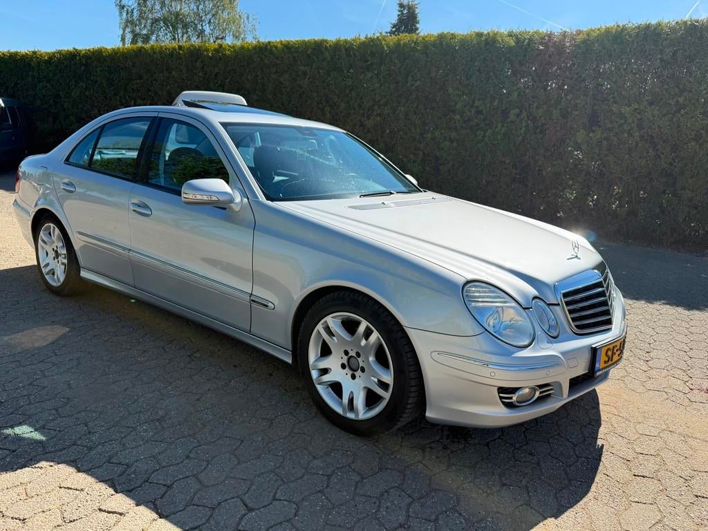 Mercedes-Benz E-klasse 320 CDI Avantgarde Schuifdak/2x stoel, Auto's, Achterwielaandrijving, Gebruikt, Zwart, 1650 kg